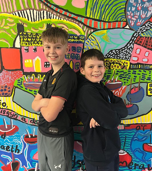 2 aelod o y cyngor eco